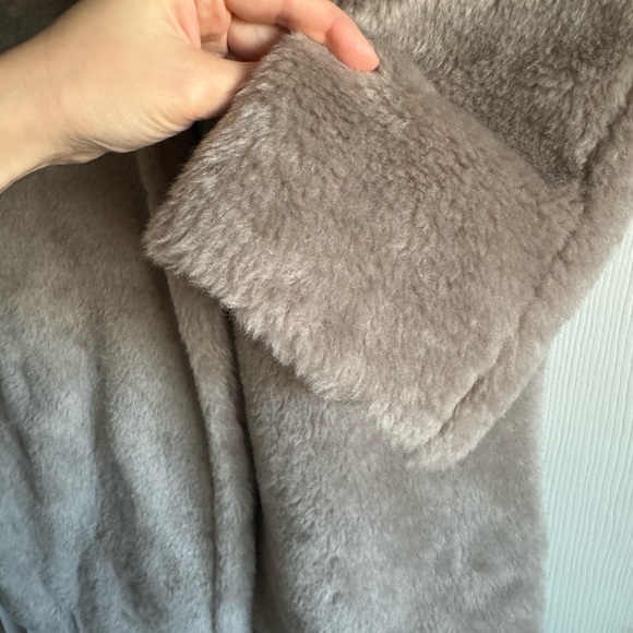 Babaton coat new without tag never worn - Picture 14 of 15